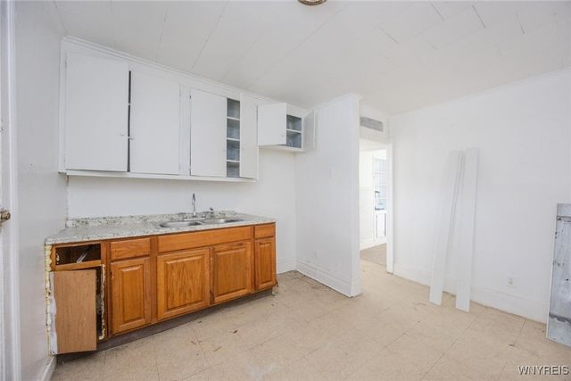 955 Niagara Avenue, Niagara Falls, NY 14305