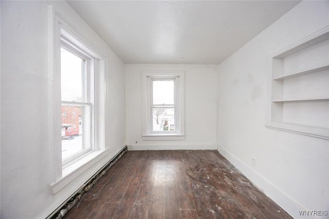 955 Niagara Avenue, Niagara Falls, NY 14305