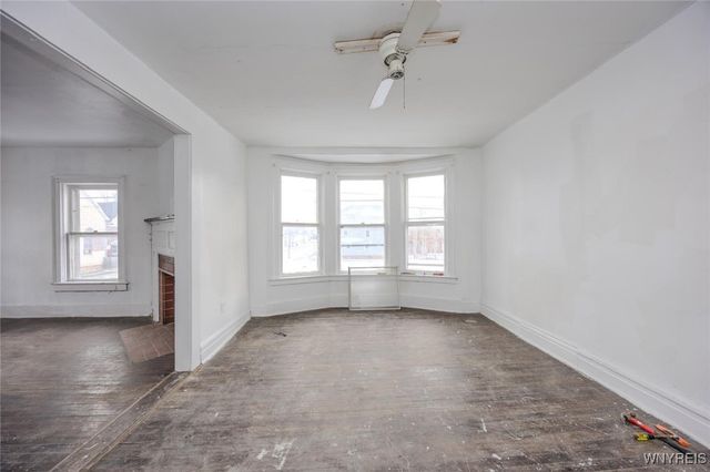 955 Niagara Avenue, Niagara Falls, NY 14305