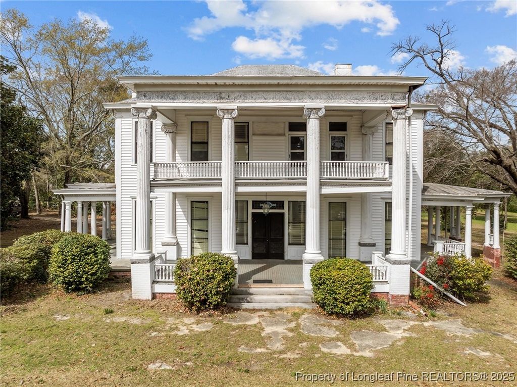 205 N Vance Street, Red Springs, NC 28377 — exterior