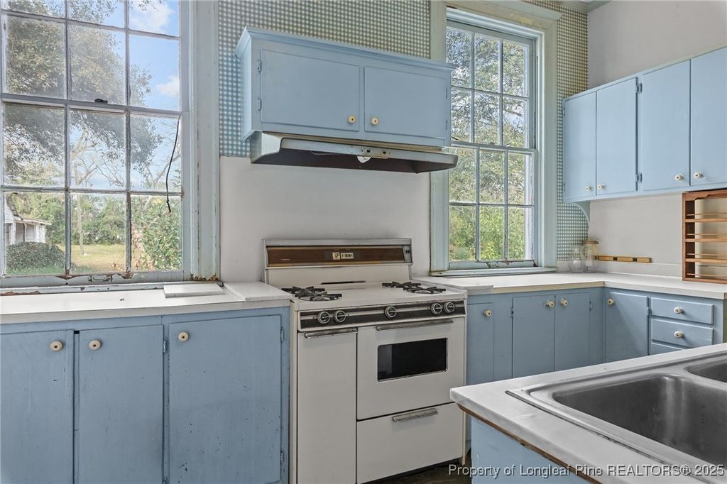 205 N Vance Street, Red Springs, NC 28377 — photo 10