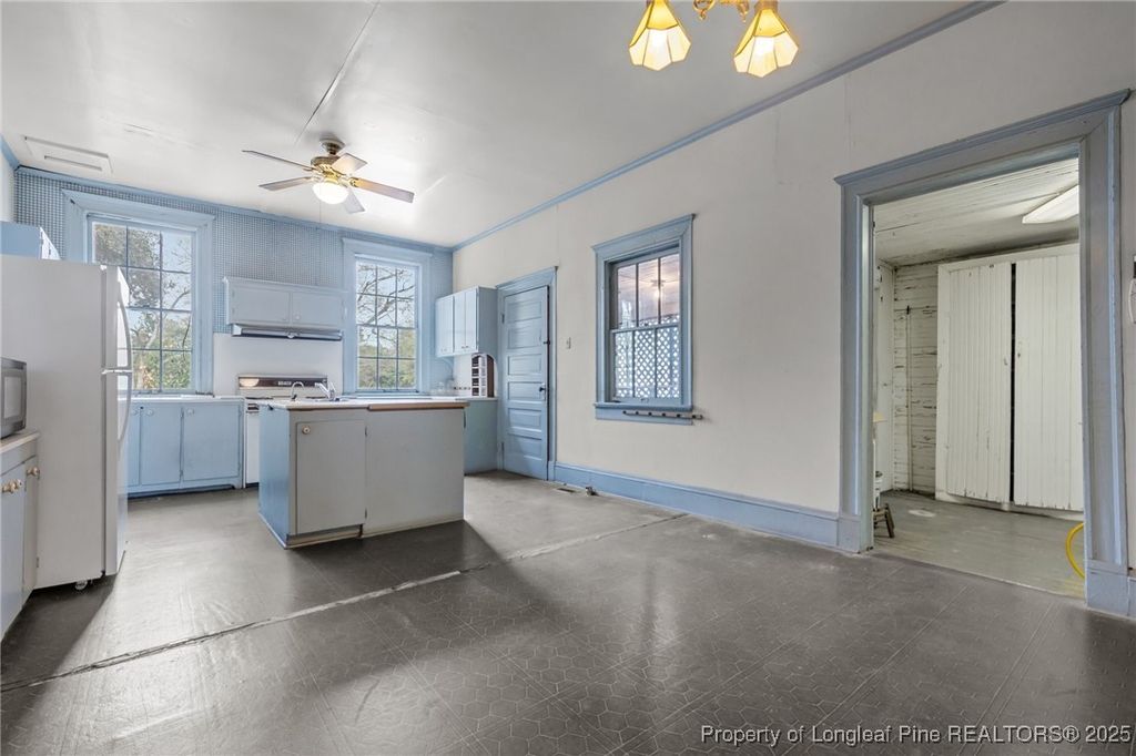 205 N Vance Street, Red Springs, NC 28377 — photo 12