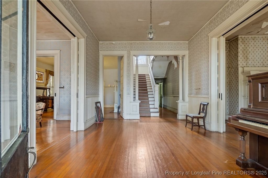 205 N Vance Street, Red Springs, NC 28377 — photo 2