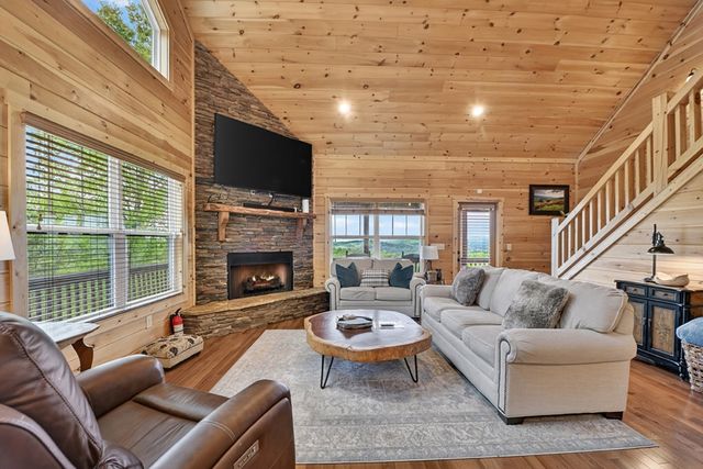 291 Tower Road, Mineral Bluff, GA 30559