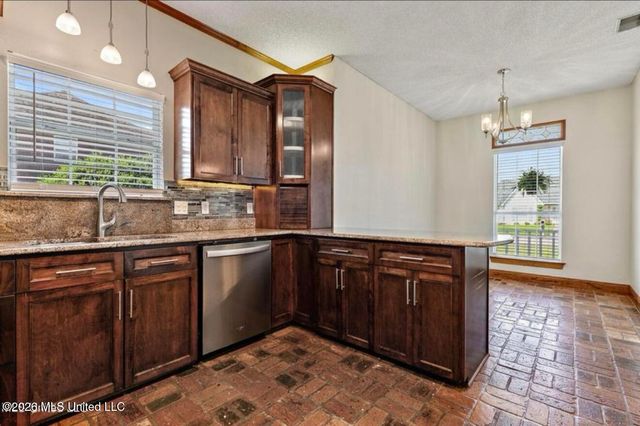 1302 Roswell Street, Pascagoula, MS 39581