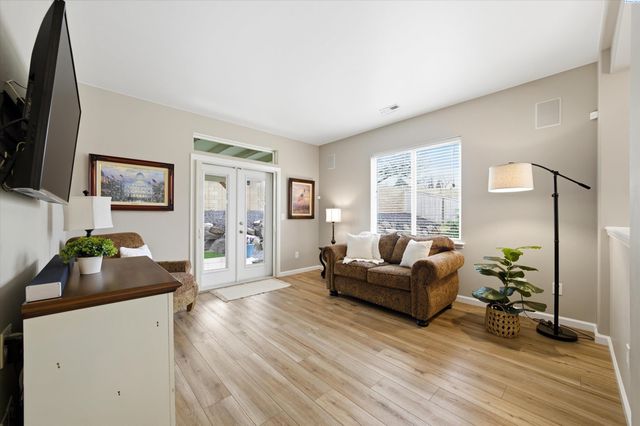 5812 11th Ave, Kennewick, WA 99337