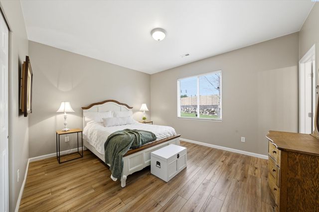 5812 11th Ave, Kennewick, WA 99337