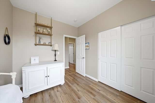 5812 11th Ave, Kennewick, WA 99337