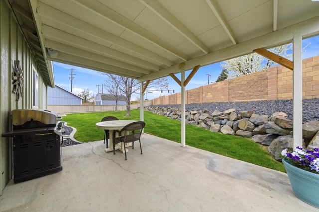 5812 11th Ave, Kennewick, WA 99337