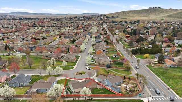 5812 11th Ave, Kennewick, WA 99337