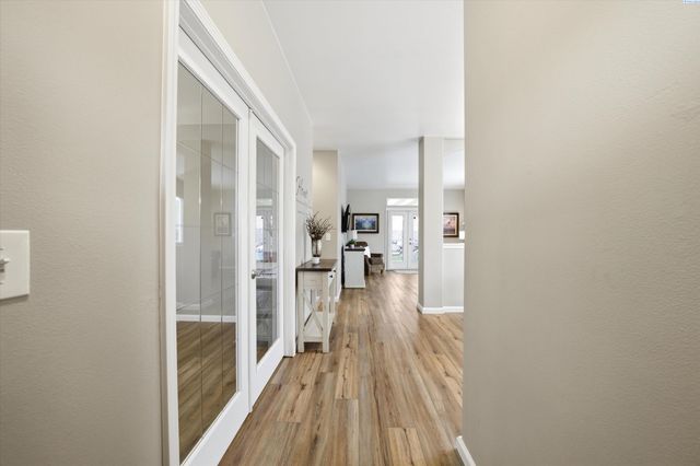 5812 11th Ave, Kennewick, WA 99337