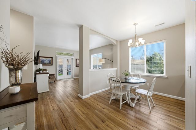 5812 11th Ave, Kennewick, WA 99337