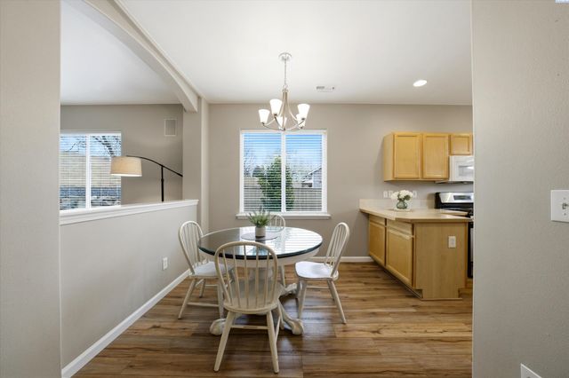 5812 11th Ave, Kennewick, WA 99337