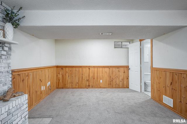 2530 Saint Johns Court, Bettendorf, IA 52722