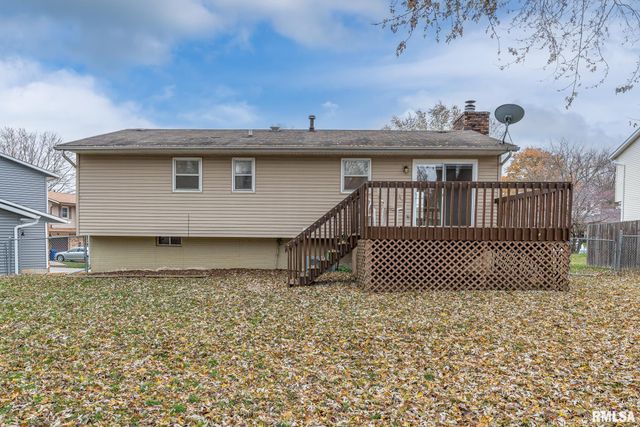 2530 Saint Johns Court, Bettendorf, IA 52722