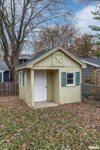 2530 Saint Johns Court, Bettendorf, IA 52722