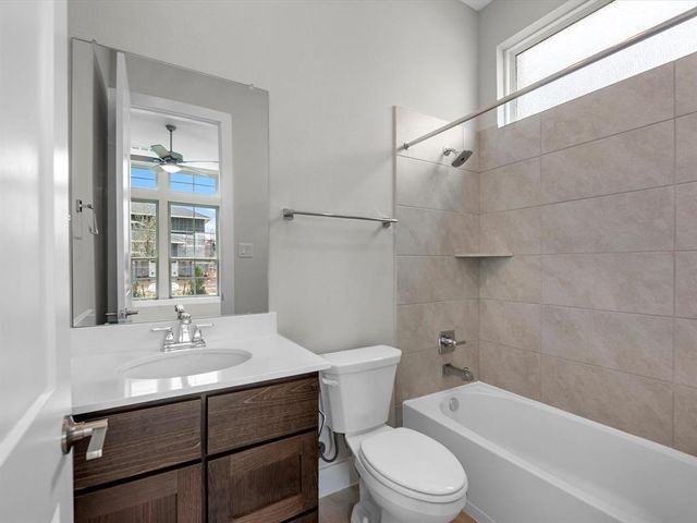 42 Cottonwood Lake Court, Fulshear, TX 77441