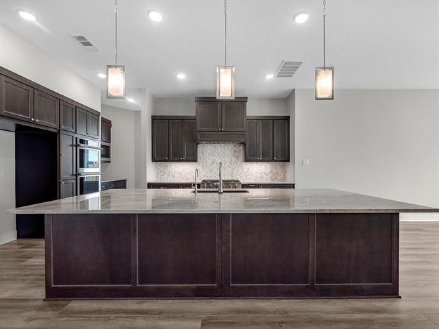 42 Cottonwood Lake Court, Fulshear, TX 77441