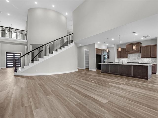 42 Cottonwood Lake Court, Fulshear, TX 77441