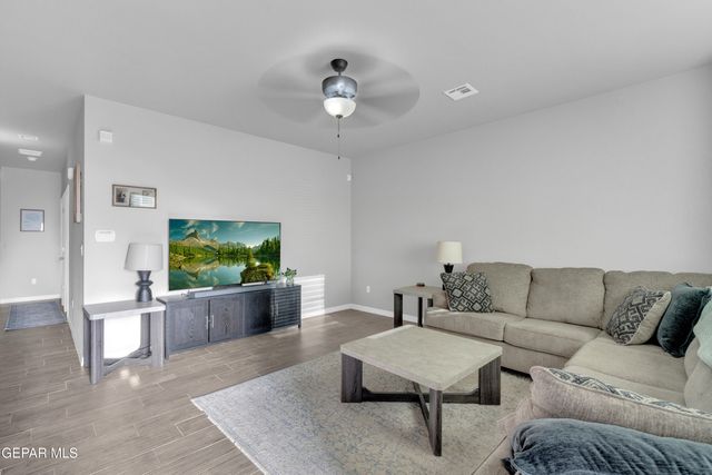 11352 Hidalgo Drive, Socorro, TX 79927