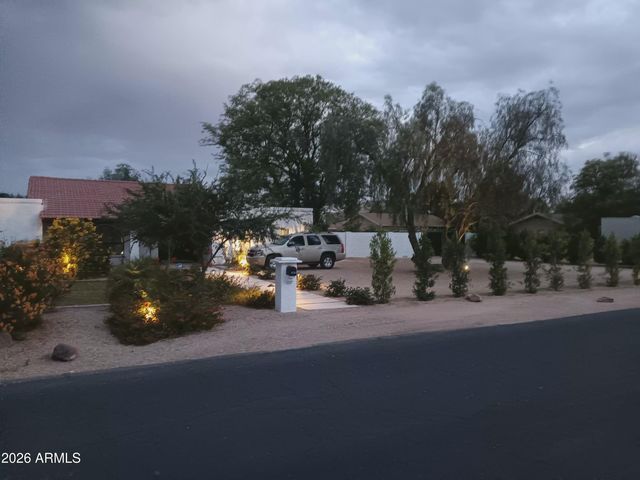 4741 W PARK VIEW Lane N, Glendale, AZ 85310