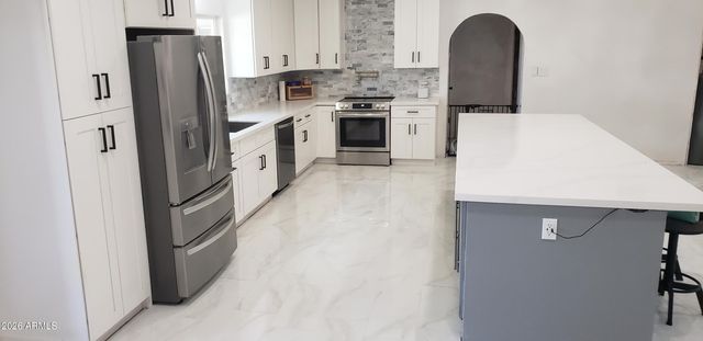 4741 W PARK VIEW Lane N, Glendale, AZ 85310