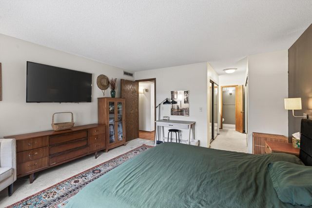 4385 Trenton Lane N 102, Plymouth, MN 55442