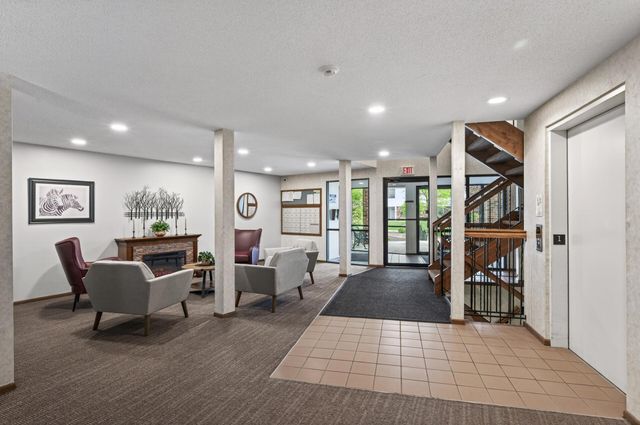 4385 Trenton Lane N 102, Plymouth, MN 55442
