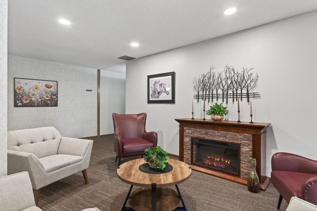 4385 Trenton Lane N 102, Plymouth, MN 55442