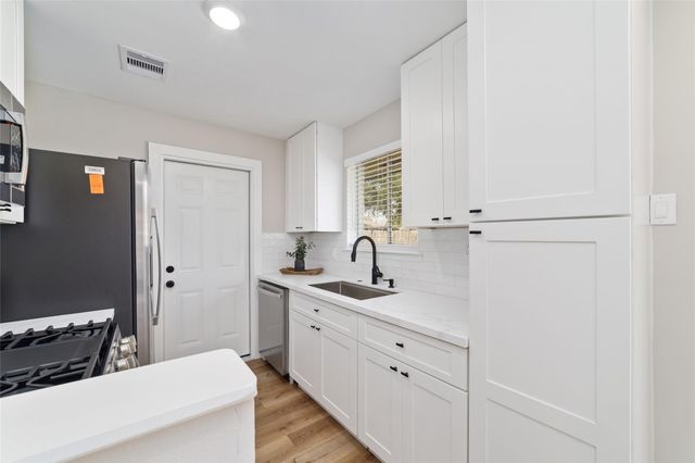 7706 Deadwood Drive, Houston, TX 77040