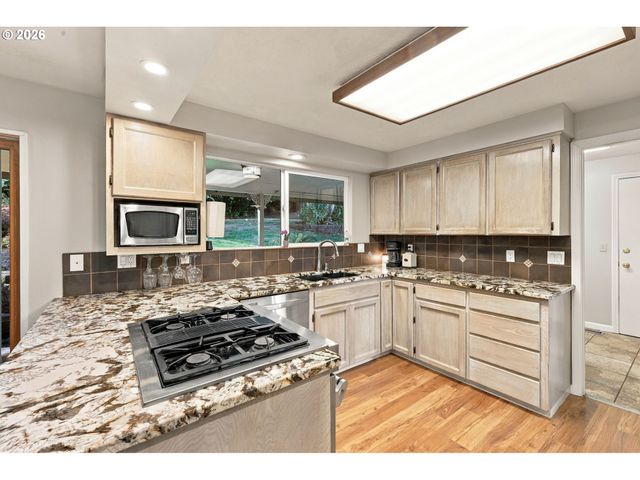 21105 Sw KILLARNEY Ct, Tualatin, OR 97062