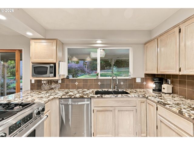 21105 Sw KILLARNEY Ct, Tualatin, OR 97062