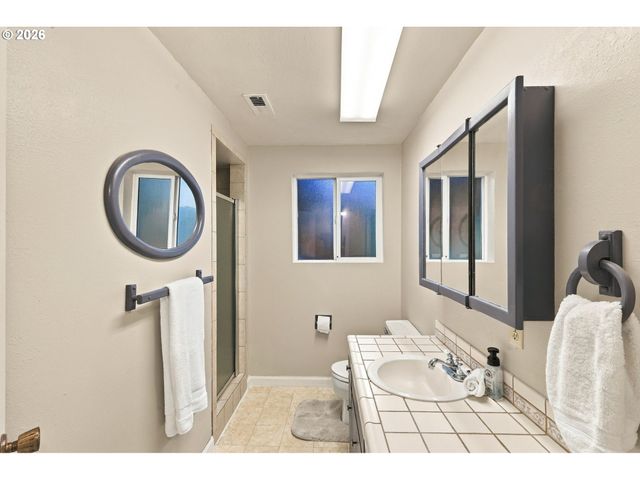 21105 Sw KILLARNEY Ct, Tualatin, OR 97062