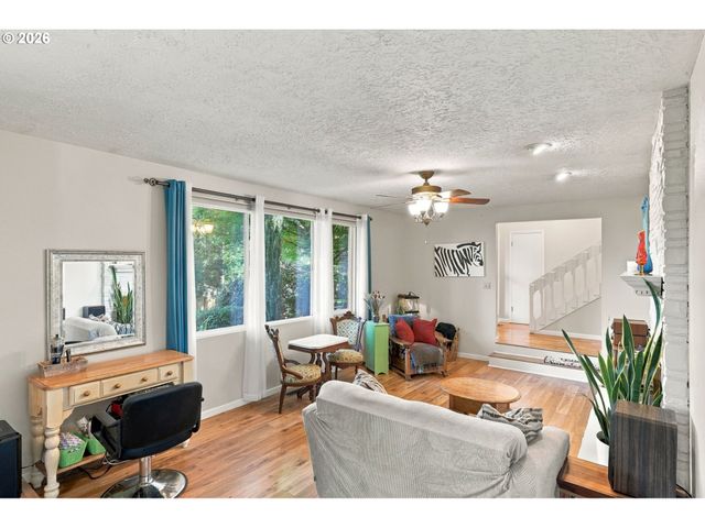21105 Sw KILLARNEY Ct, Tualatin, OR 97062