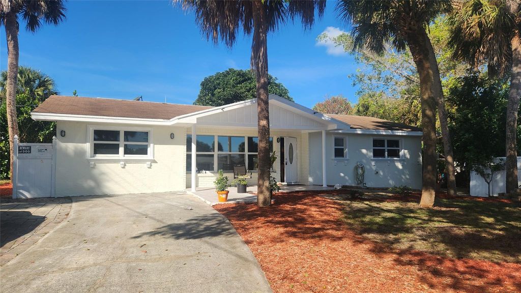 4646 NE Dudley Circle, Jensen Beach, FL 34957