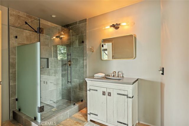 28778 Palisades Drive, Lake Arrowhead, CA 92352