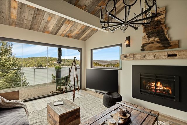 28778 Palisades Drive, Lake Arrowhead, CA 92352