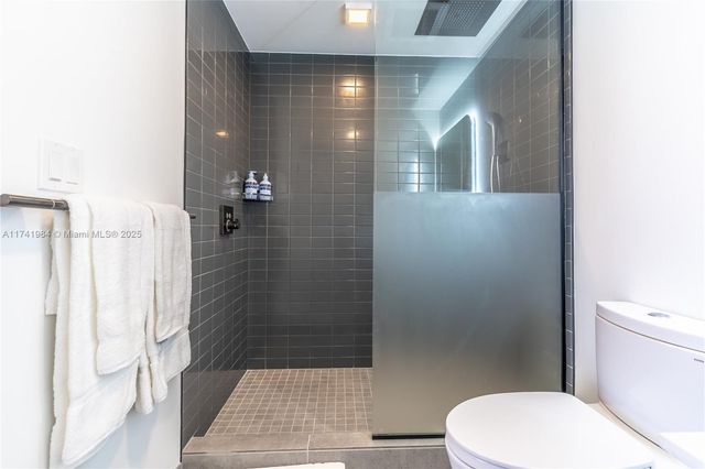 227 NE 2nd St 2304, Miami, FL 33132