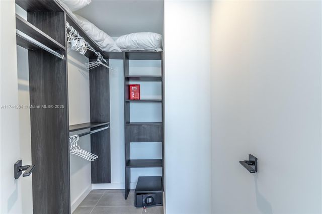 227 NE 2nd St 2304, Miami, FL 33132