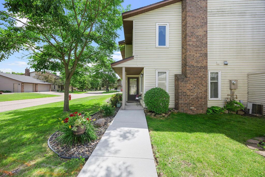 4701 Osage Point, Eagan, MN 55122 — photo 2