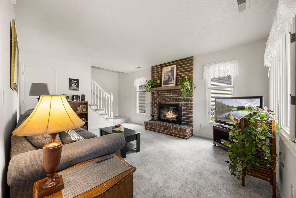 4701 Osage Point, Eagan, MN 55122 — photo 4