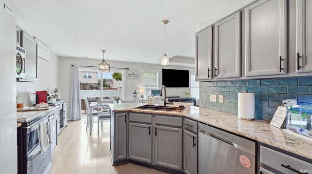 10928 Calera Passage, Roanoke, IN 46783