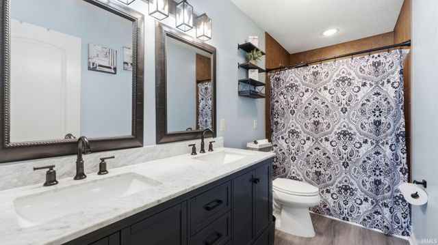 10928 Calera Passage, Roanoke, IN 46783