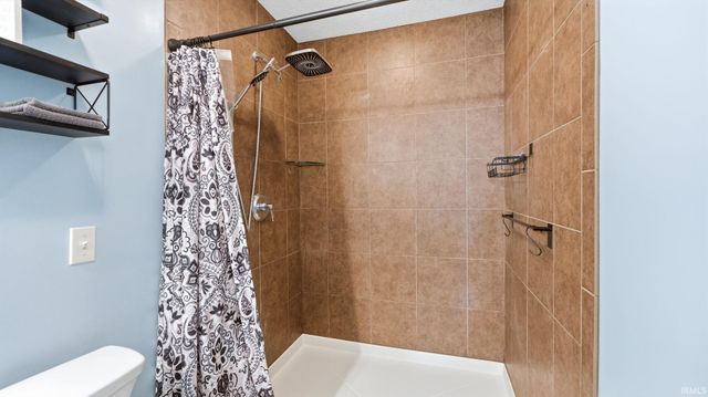 10928 Calera Passage, Roanoke, IN 46783