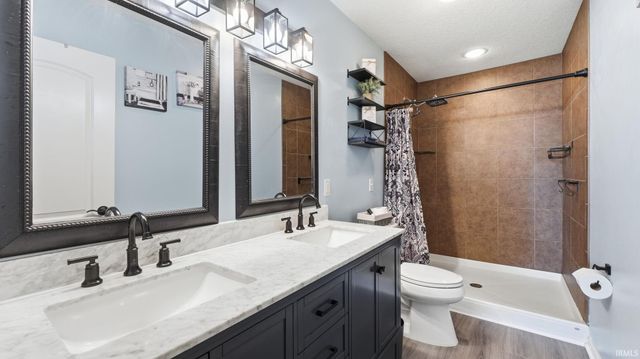 10928 Calera Passage, Roanoke, IN 46783