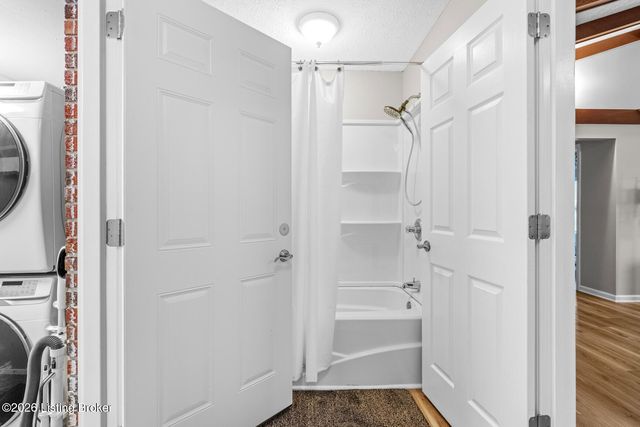 1604 Saint John Rd, Elizabethtown, KY 42701