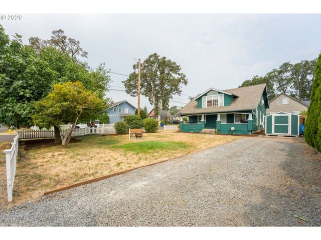 610 E EXETER St, Gladstone, OR 97027