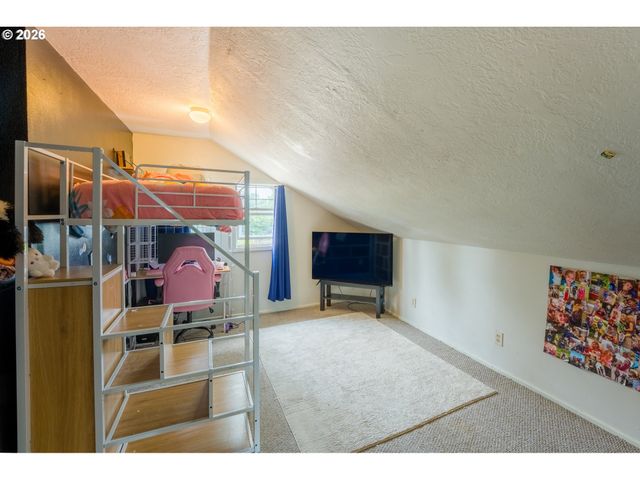 610 E EXETER St, Gladstone, OR 97027