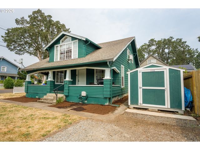 610 E EXETER St, Gladstone, OR 97027