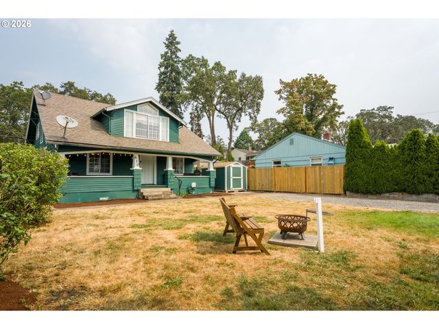 610 E EXETER St, Gladstone, OR 97027
